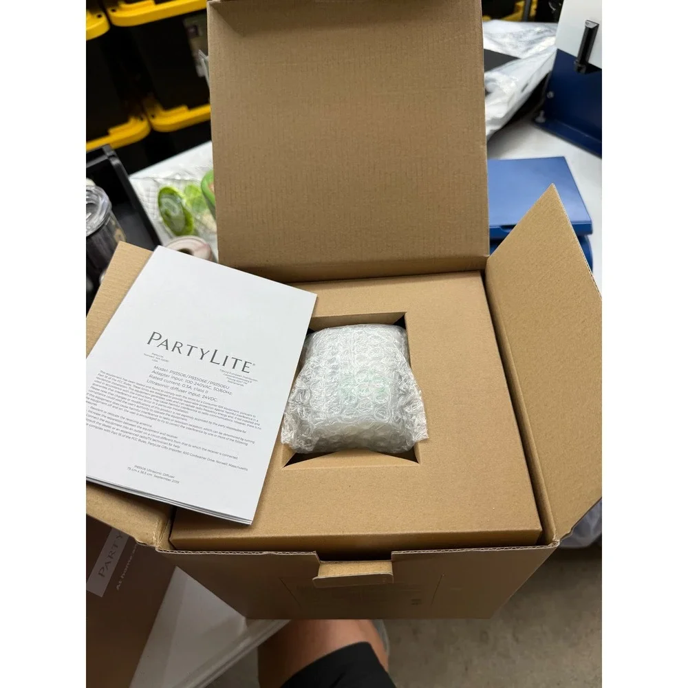 BeBalanced By Partylite Ultrasonic Diffuser P93506 Wood Grain White NEW